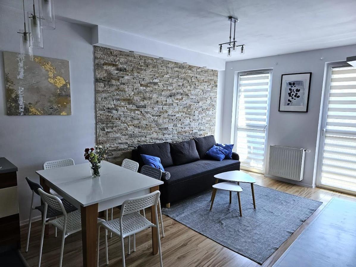 Mieszkanie 6-Osobowe Krakow Przy Plywajacych Basenach Zakrzowek Exterior photo